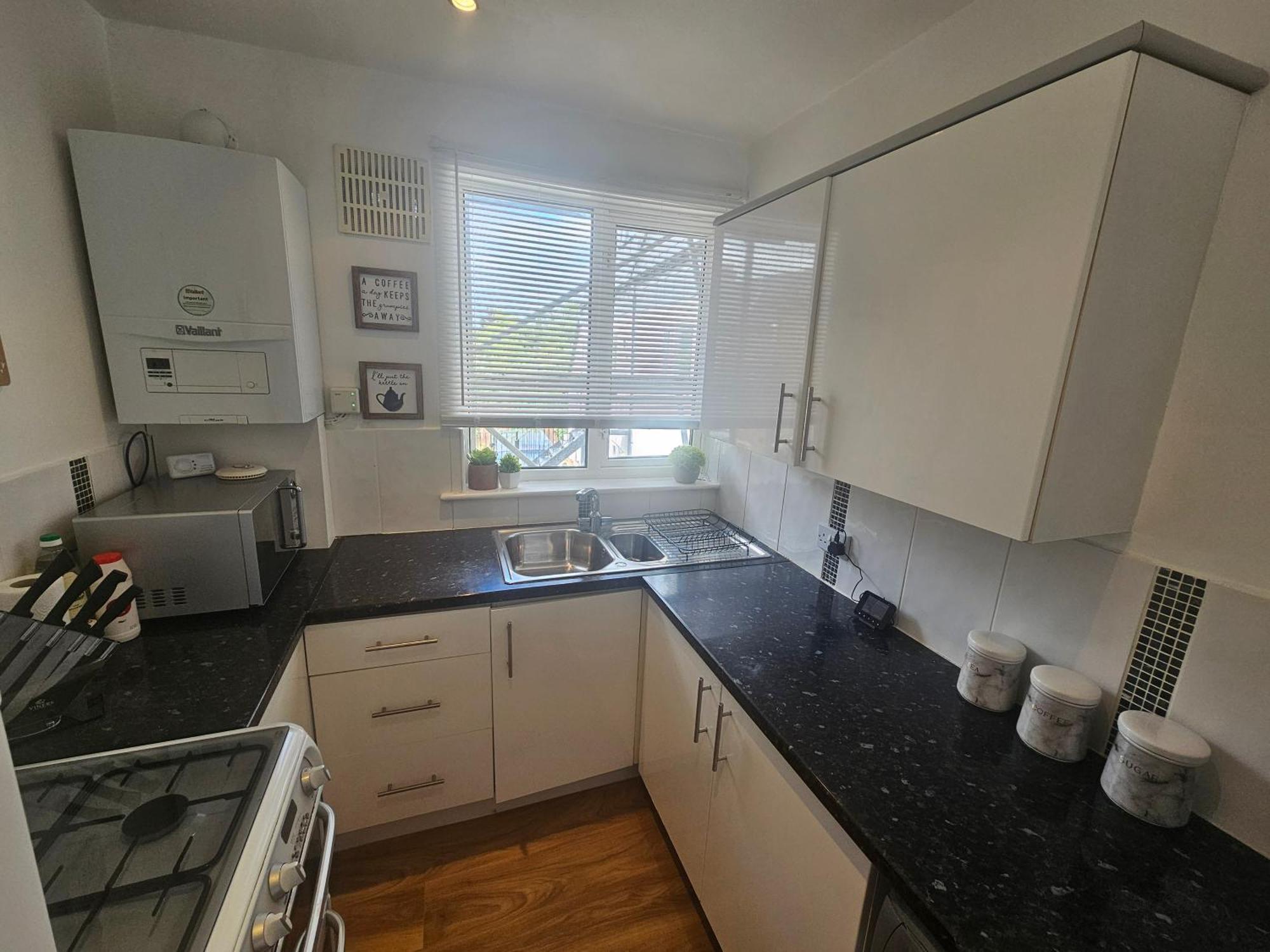 St Albans City Stays - Near Luton Airport - St Albans Abbey & City Train Station - Close To London- Harry Potter World - The Odyssey Cinema - Abbey Cathedral- Contractors I Business I Leisure- Sleeps Upto 6 People Екстериор снимка