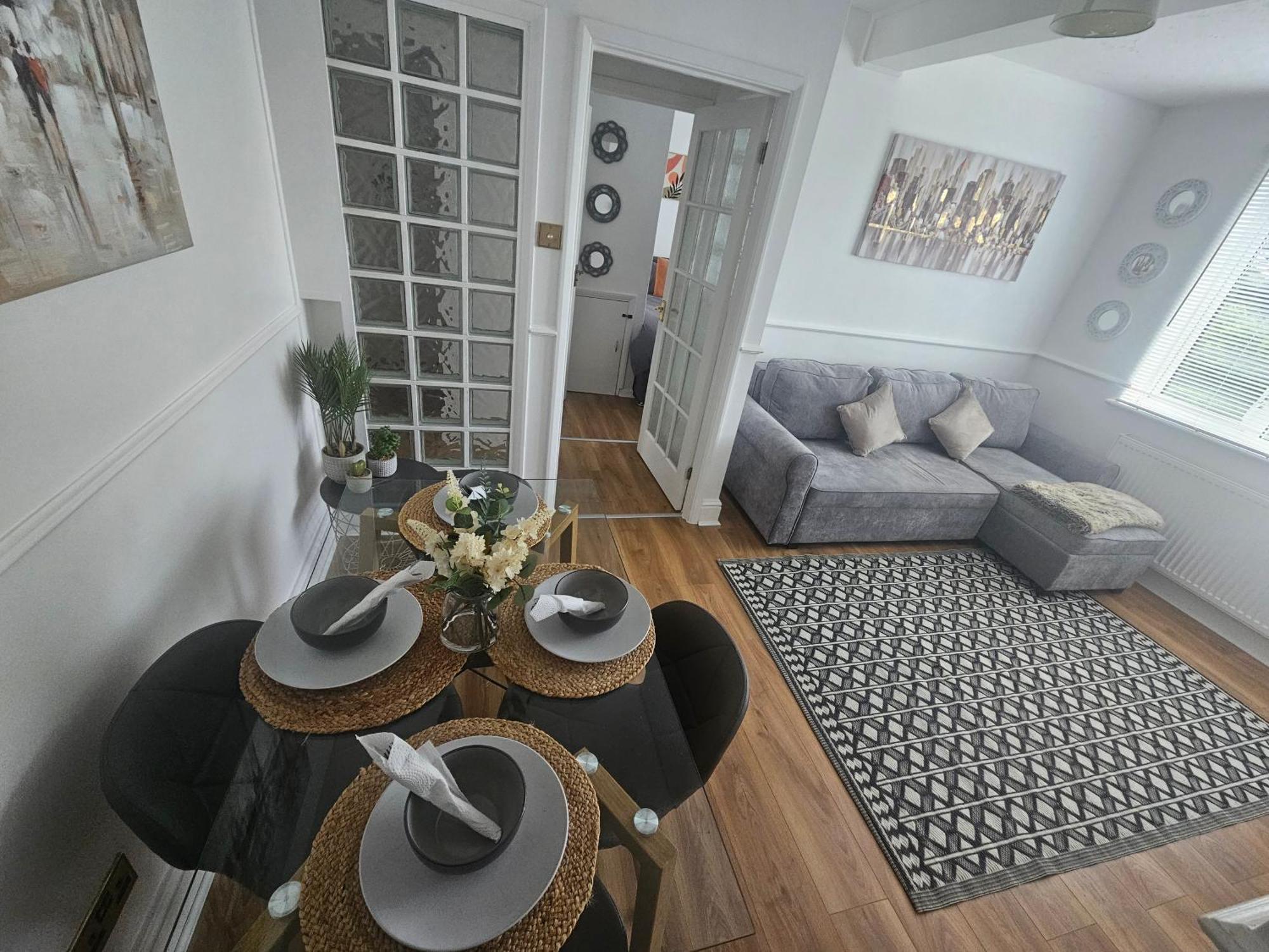 St Albans City Stays - Near Luton Airport - St Albans Abbey & City Train Station - Close To London- Harry Potter World - The Odyssey Cinema - Abbey Cathedral- Contractors I Business I Leisure- Sleeps Upto 6 People Екстериор снимка